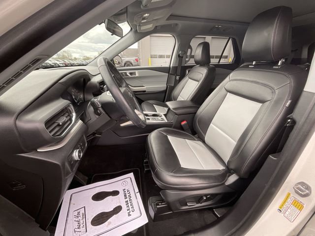 Certified 2022 Ford Explorer XLT w/ Equipment Group 202A AWD/4WD image 12