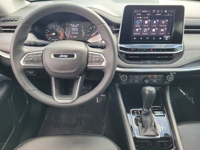 Used 2022 Jeep Compass Latitude image 4