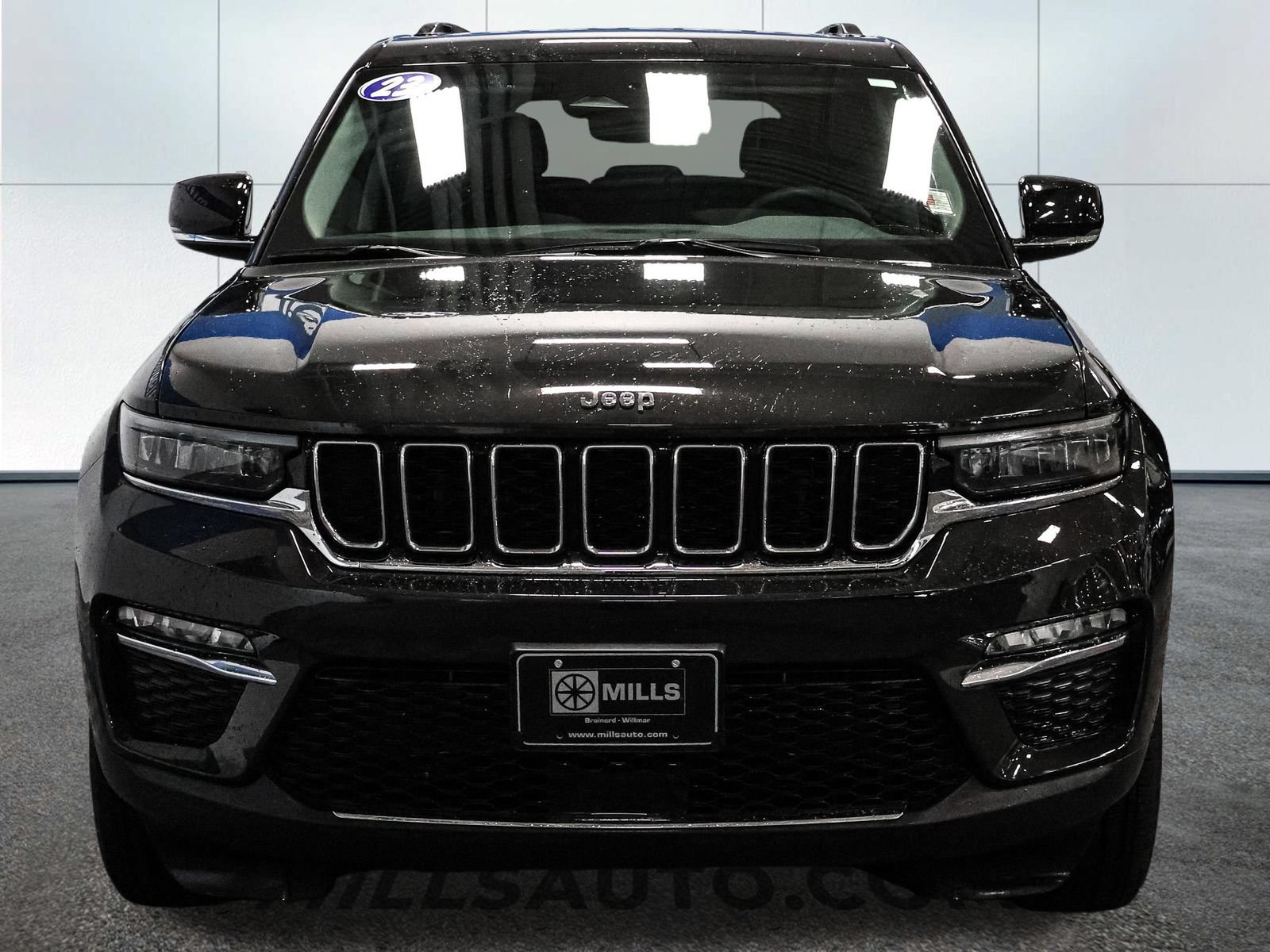 Used 2023 Jeep Grand Cherokee Limited AWD/4WD image 12