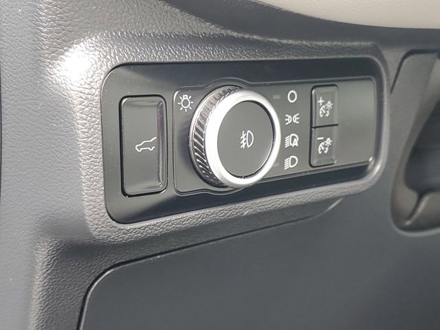 Certified 2025 Ford Explorer Active w/ Active Comfort Package AWD/4WD image 13
