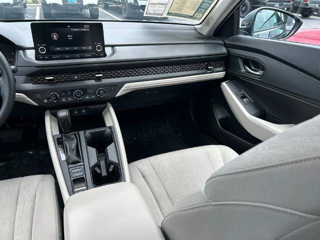 Used 2025 Honda Accord SE image 11
