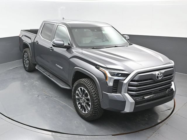 Used 2025 Toyota Tundra Limited AWD/4WD image 19