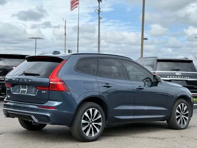 Used 2023 Volvo XC60 B5 Plus AWD/4WD image 41