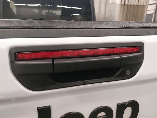 Used 2022 Jeep Gladiator Sport image 13