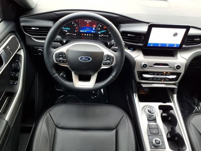 Certified 2023 Ford Explorer XLT w/ Equipment Group 202A AWD/4WD image 6
