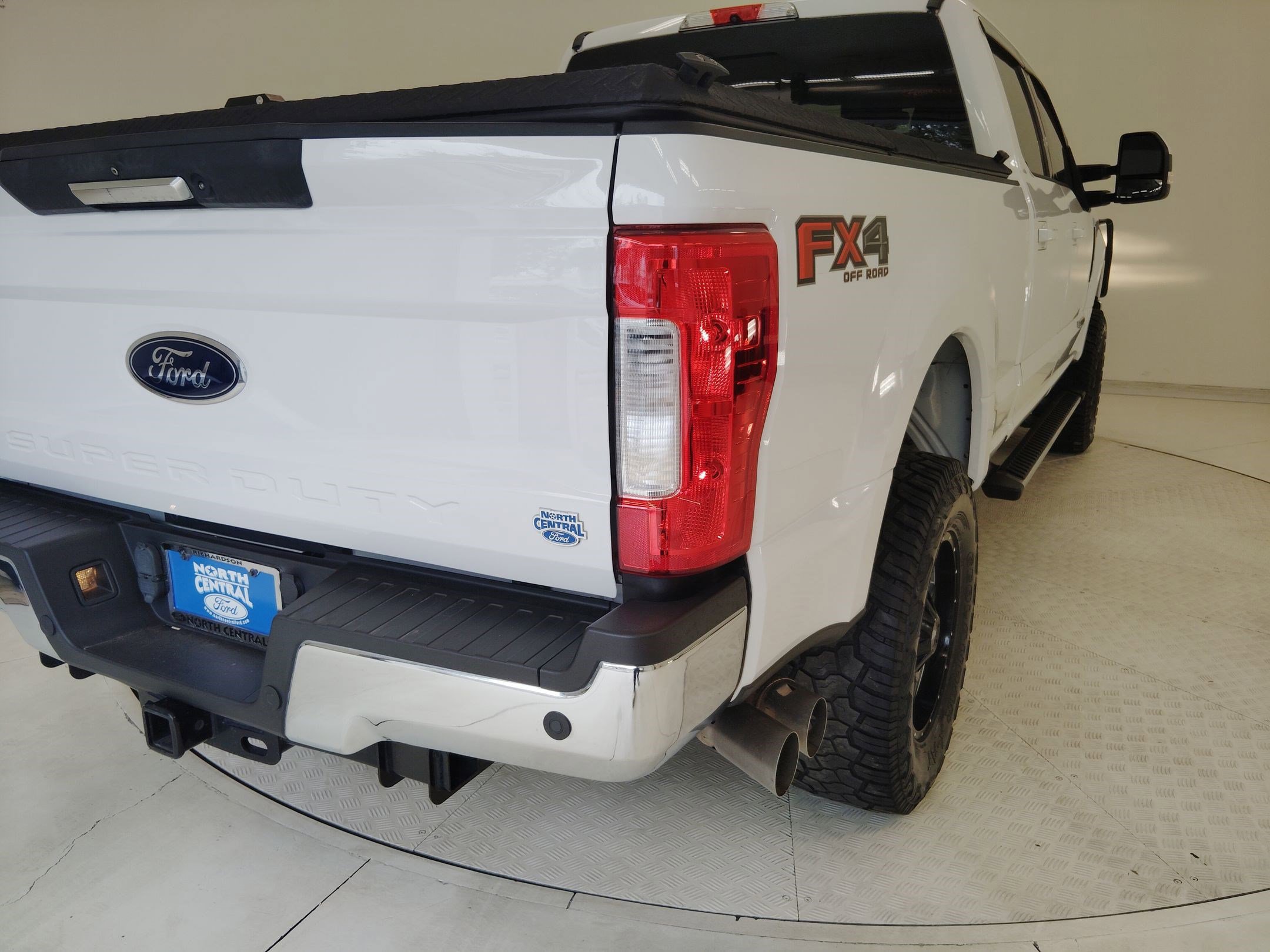 Certified 2017 Ford F250 Lariat w/ Lariat Value Package image 31