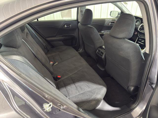 Used 2017 Honda Accord EX image 32