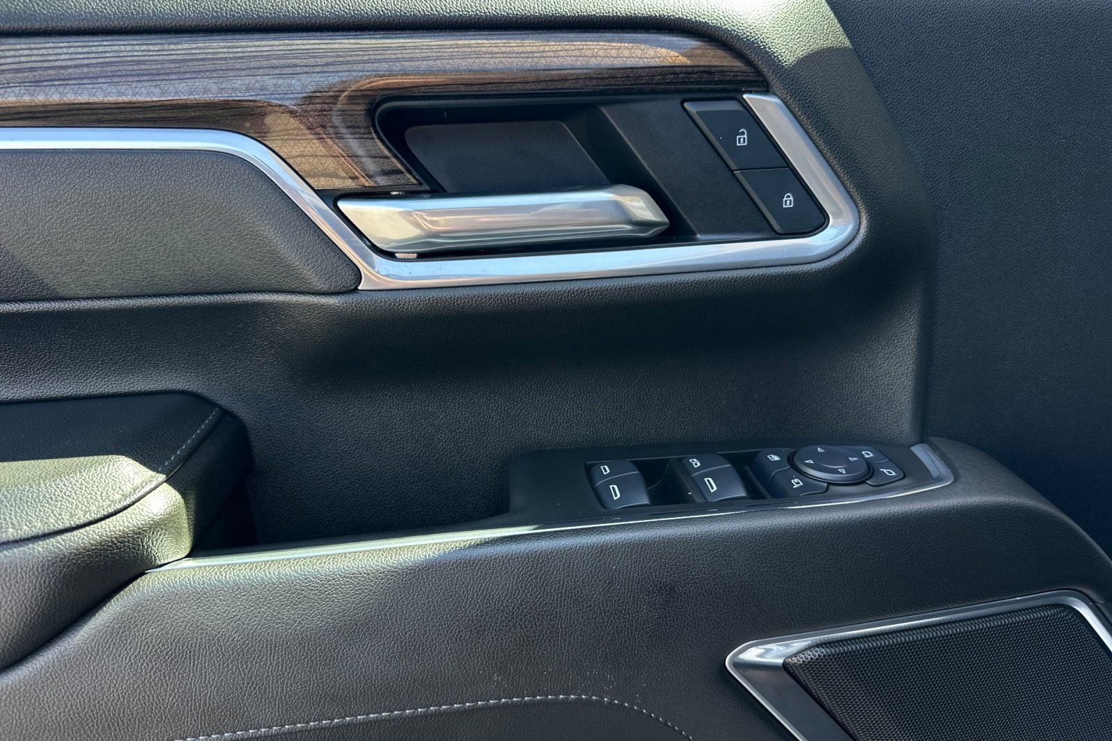 Used 2025 Chevrolet Silverado 2500 LT w/ Texas Edition image 10