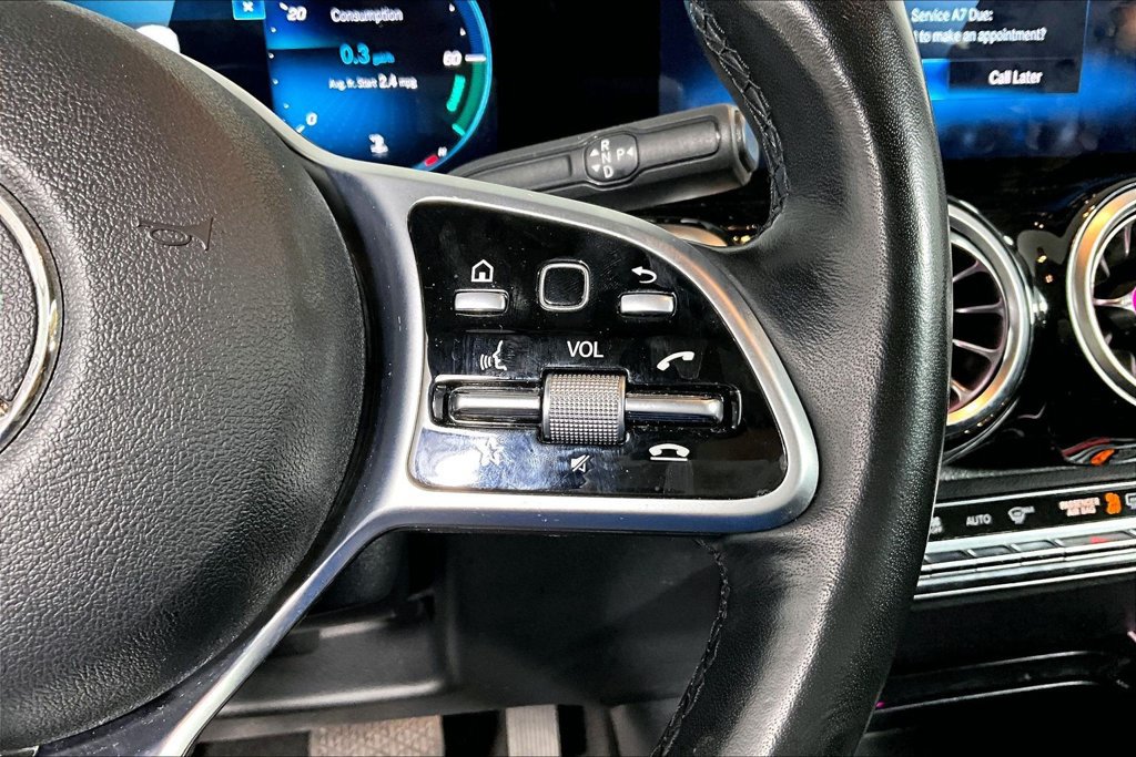 Used 2022 Mercedes-Benz GLB 250 4MATIC w/ Premium Package Lite image 19