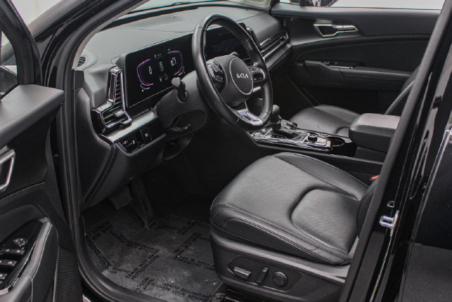 Used 2025 Kia Sportage EX FWD image 16