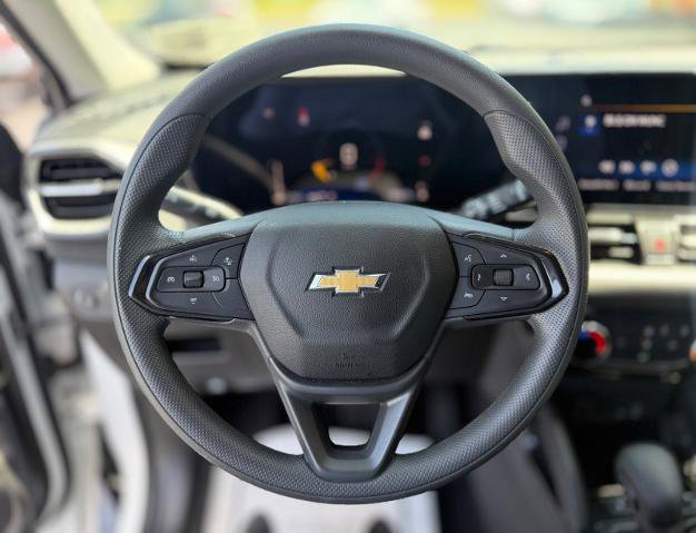 Used 2025 Chevrolet TrailBlazer LT AWD/4WD image 8