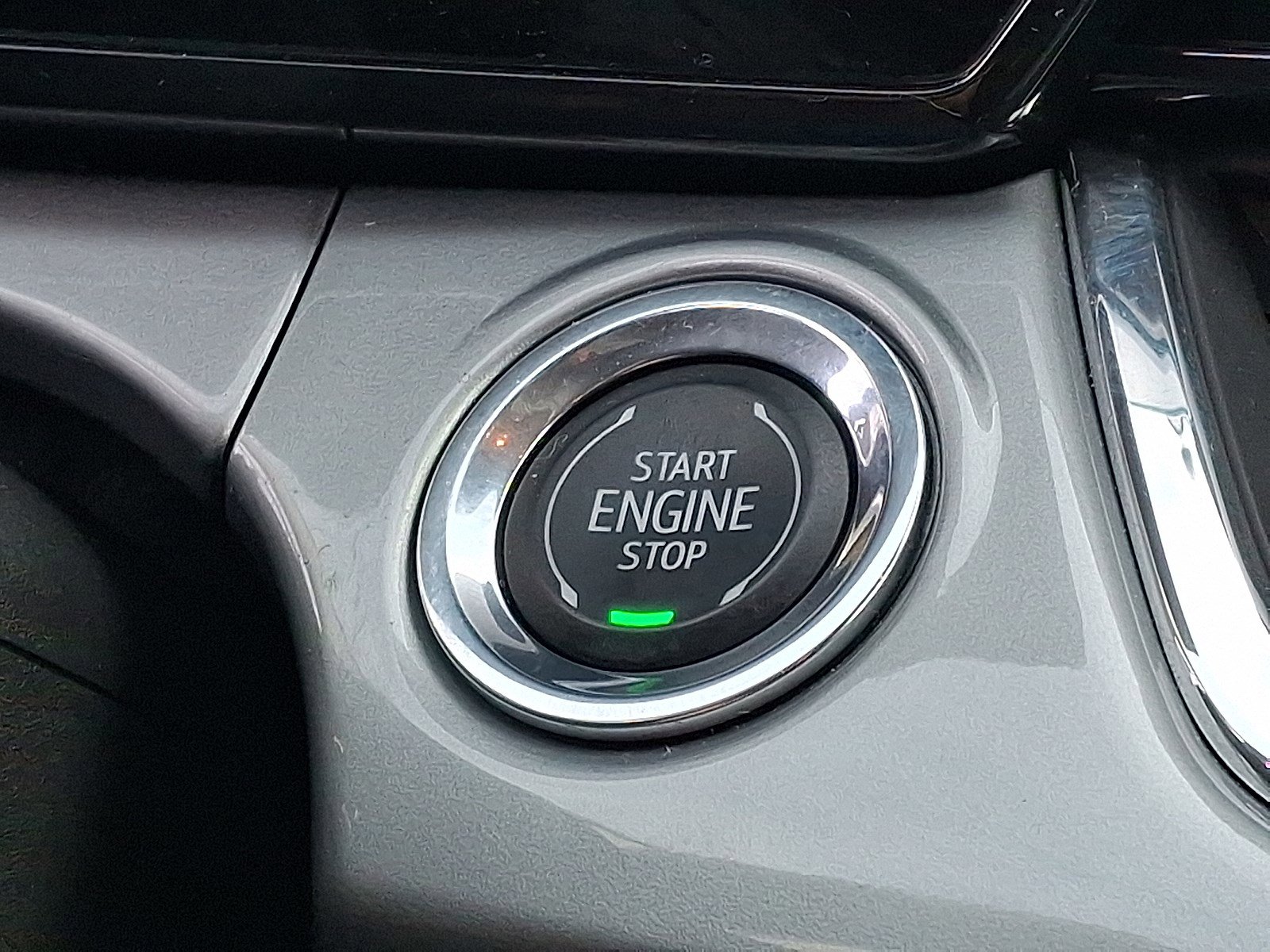 Used 2025 Chevrolet Trax LT w/ LT Convenience Package image 22