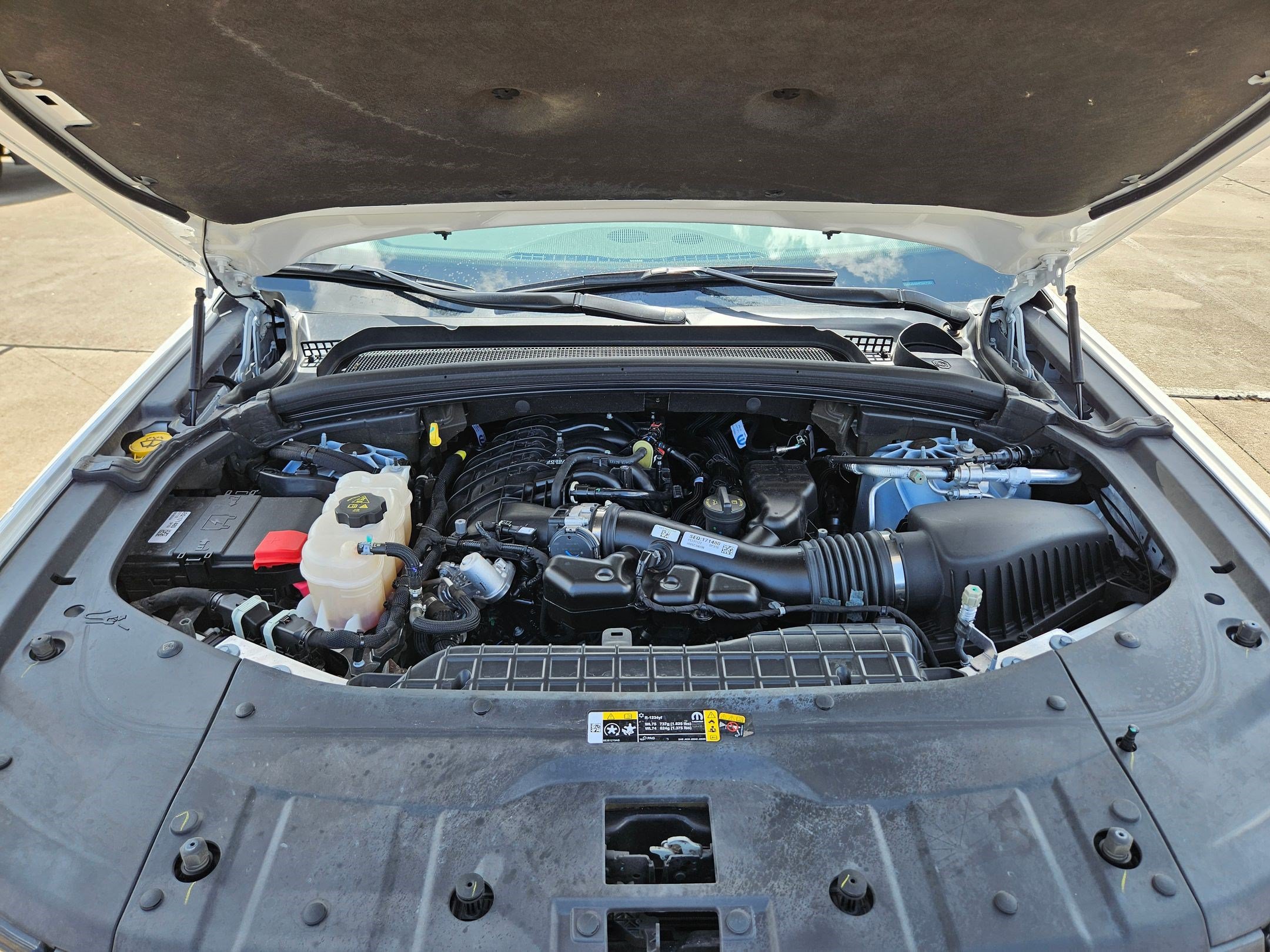 Used 2023 Jeep Grand Cherokee Altitude RWD image 33