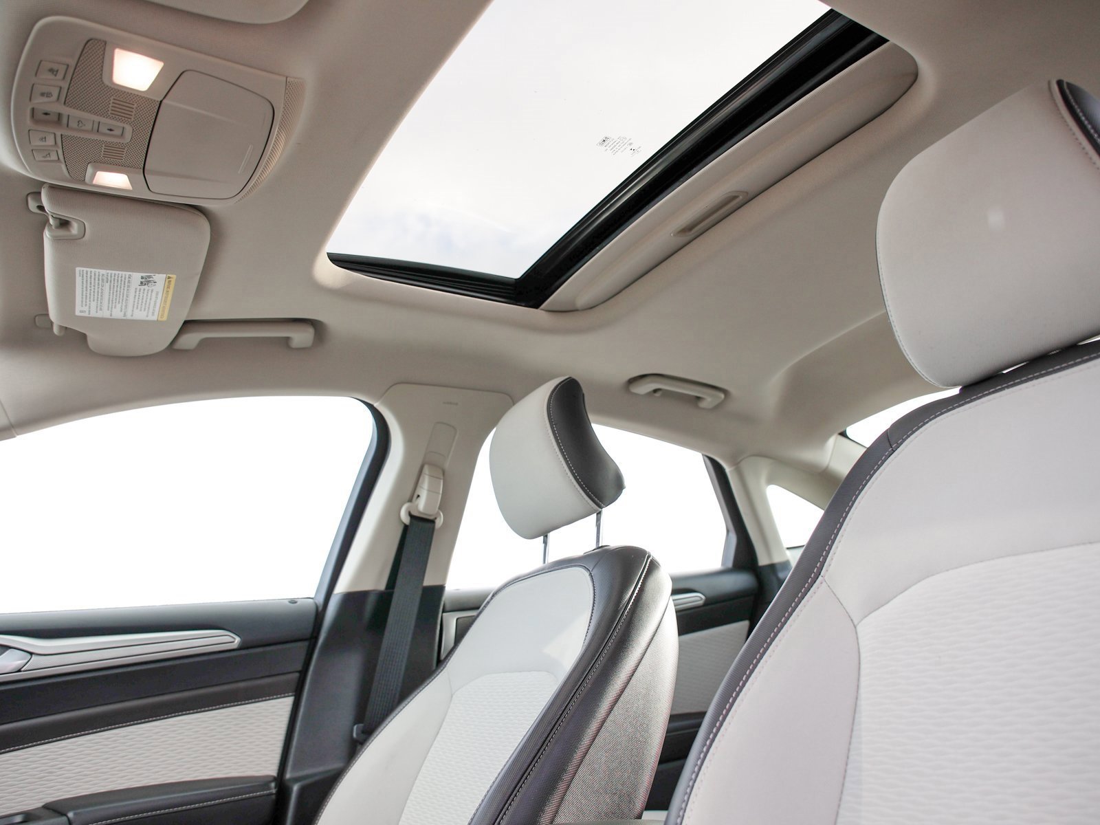 Certified 2019 Ford Fusion SE w/ Equipment Group 151A image 19