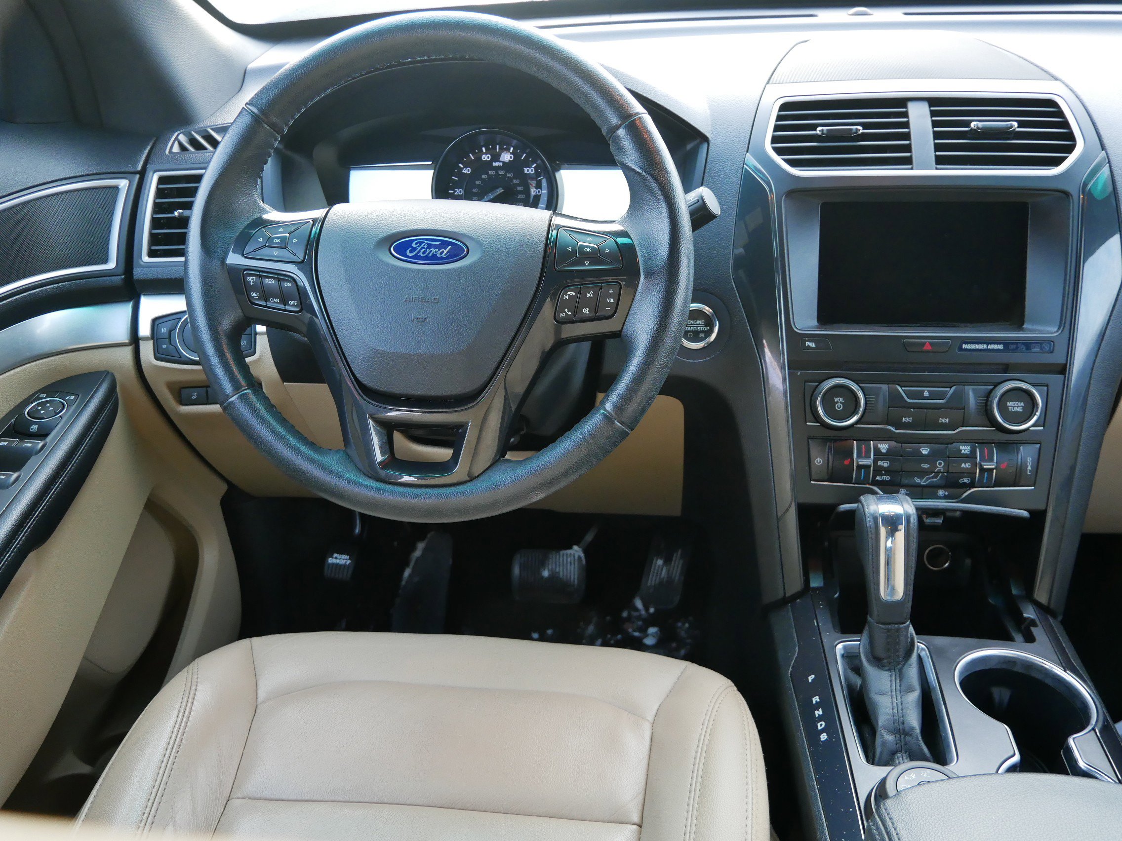 Certified 2017 Ford Explorer XLT w/ Equipment Group 202A image 16