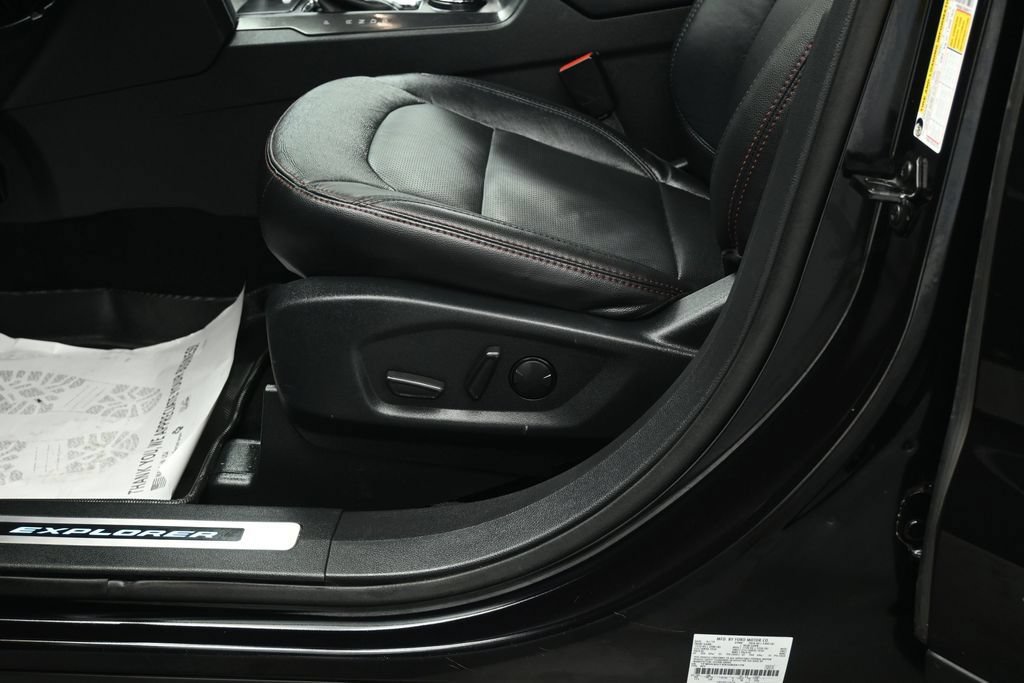 Certified 2019 Ford Explorer Sport AWD/4WD image 9