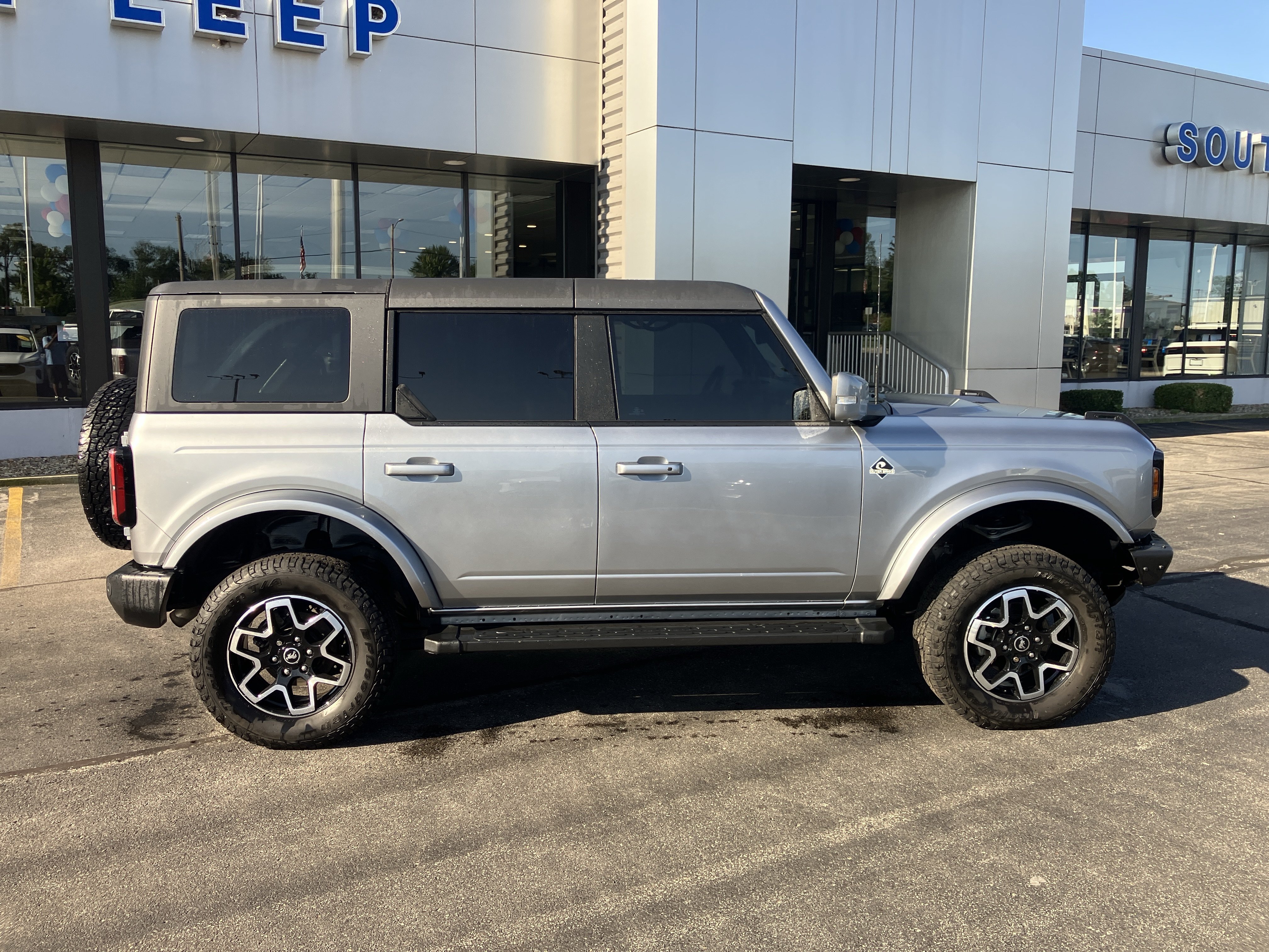 Certified 2023 Ford Bronco Outer Banks AWD/4WD image 8