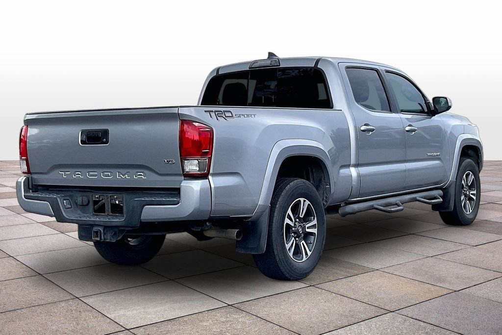 Used 2017 Toyota Tacoma TRD Sport w/ Tow Package RWD image 13