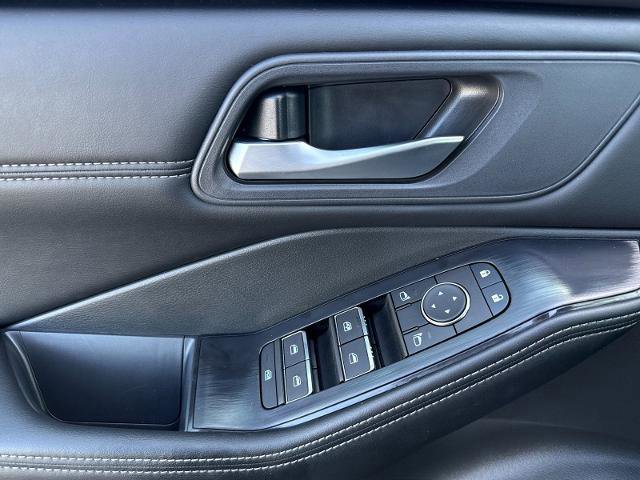 Used 2026 Nissan Rogue SL AWD/4WD image 10