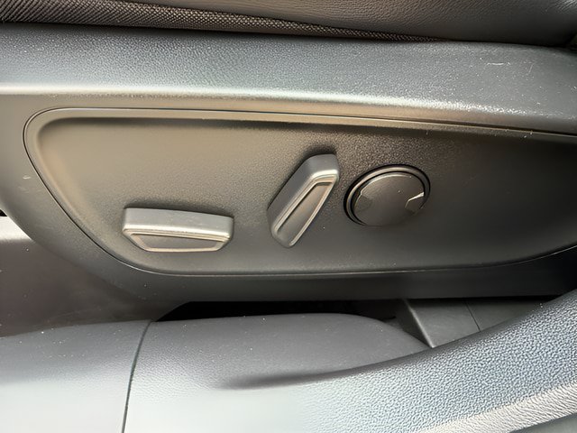 Certified 2022 Ford Escape SEL w/ SEL Stealth AWD Package image 22