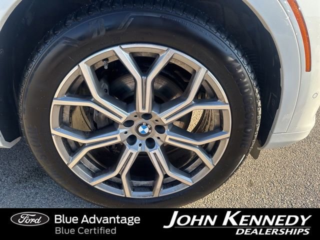 Used 2022 BMW X7 xDrive40i w/ Executive Package image 23
