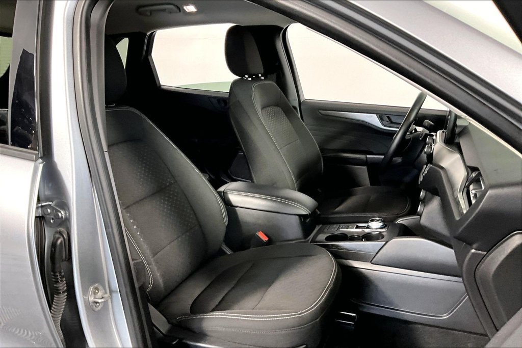 Certified 2024 Ford Escape Active w/ Cold Weather Package FWD image 7