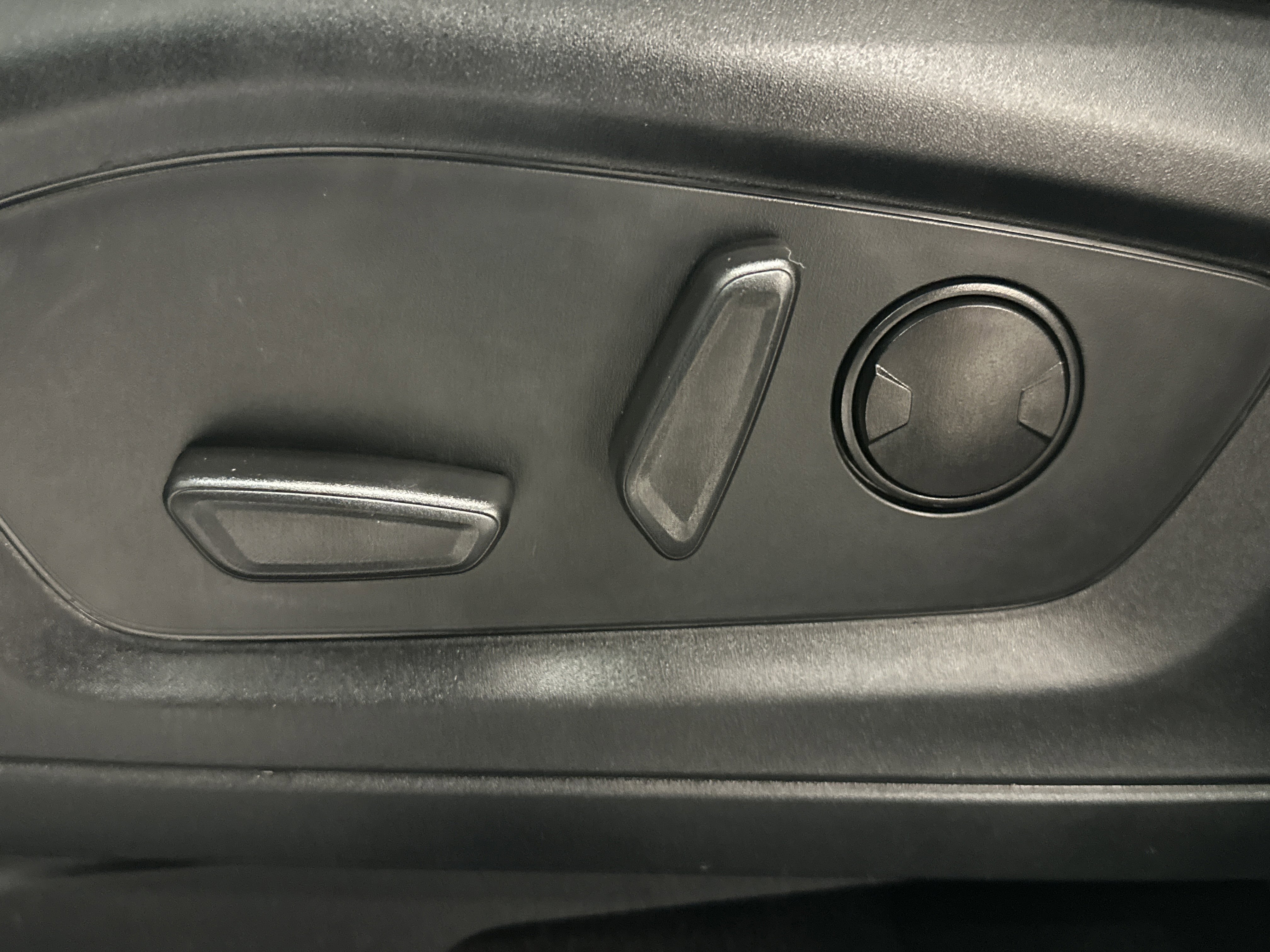 Certified 2023 Ford Explorer ST-Line w/ Class IV Trailer Tow Package image 25