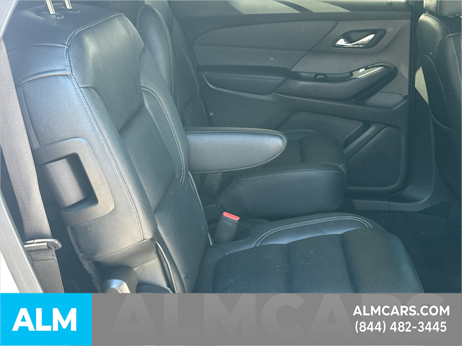 Used 2023 Chevrolet Traverse LT FWD image 17