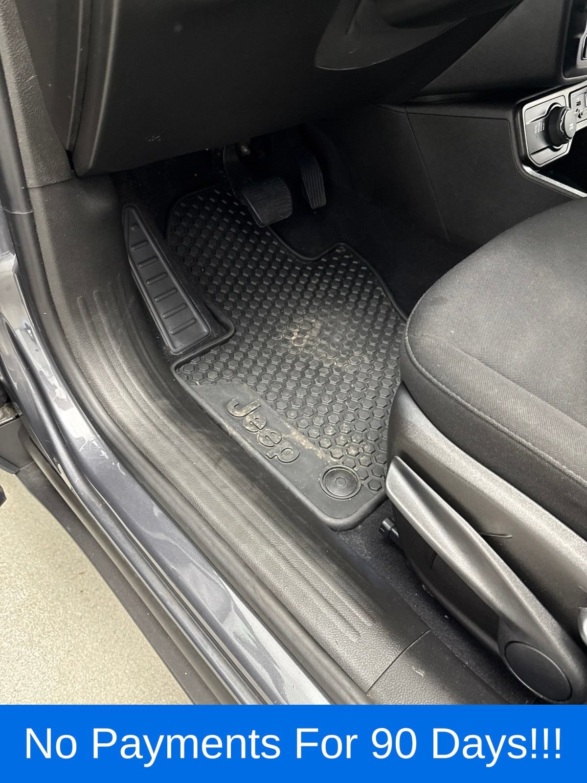 Used 2023 Jeep Renegade Latitude AWD/4WD image 14