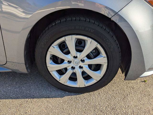 Used 2023 Toyota Corolla LE FWD image 11
