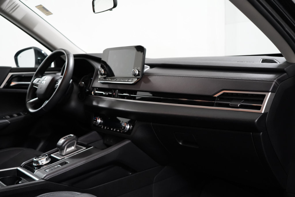 Used 2023 Mitsubishi Outlander SE Black Edition AWD/4WD image 21