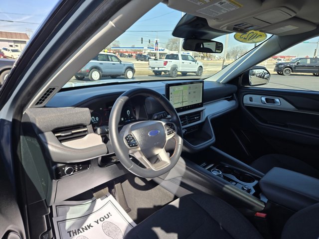 Certified 2025 Ford Explorer Active AWD/4WD image 2
