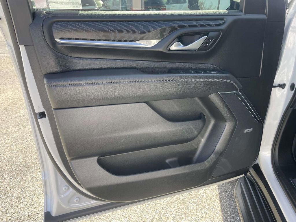 Used 2023 GMC Yukon Denali w/ Max Trailering Package image 18