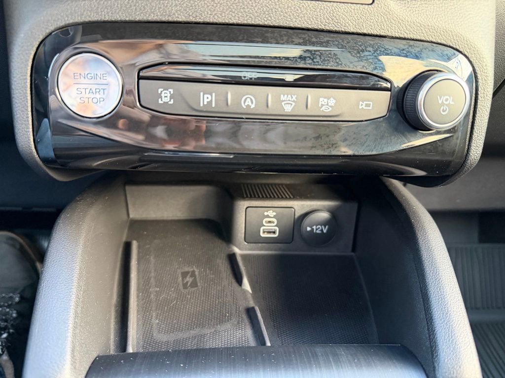 Certified 2025 Ford Escape ST-Line Elite w/ Premium Technology Package image 27