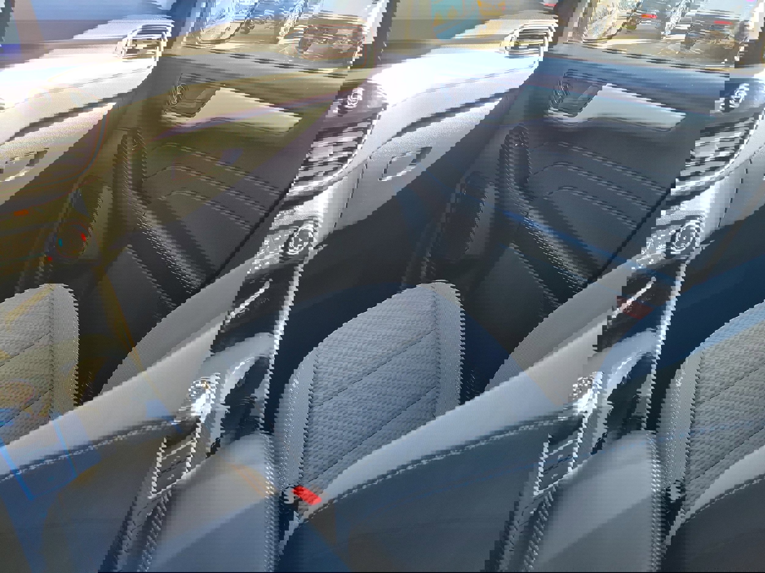 Certified 2022 Ford Escape SE w/ SE Sport Appearance Package image 16