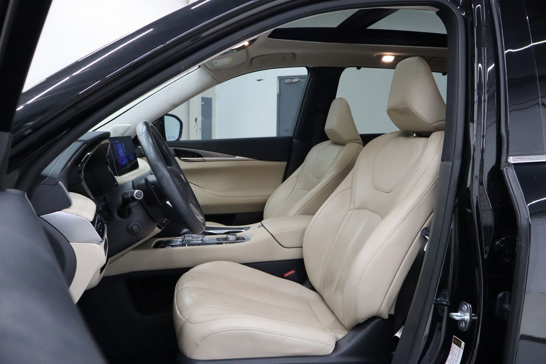 Used 2023 INFINITI QX60 Luxe w/ Performance Audio Package FWD image 13