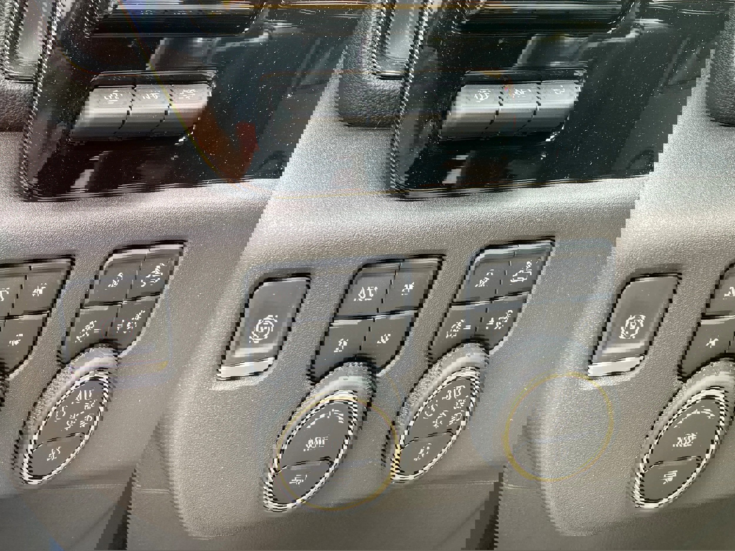 Used 2022 Chevrolet Silverado 1500 ZR2 w/ Technology Package image 25