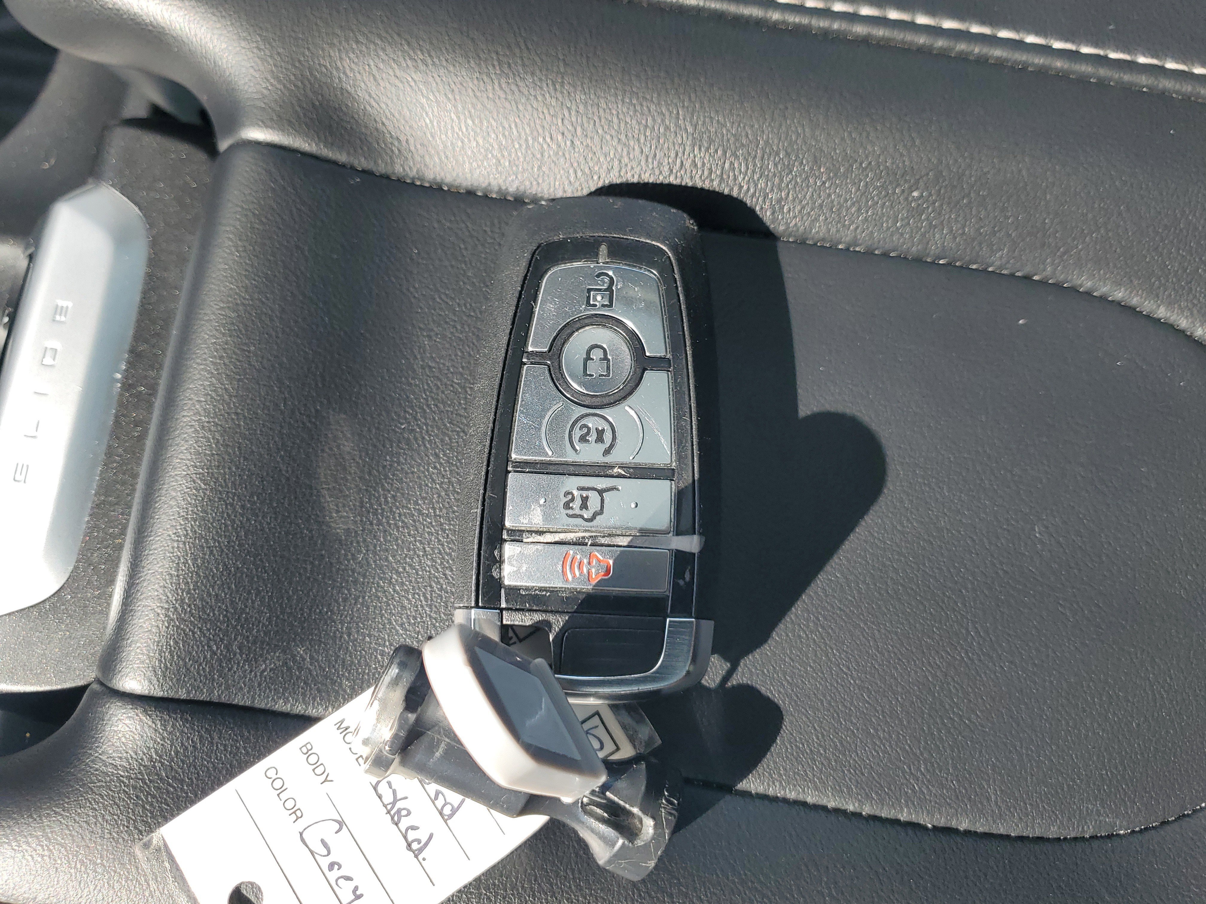 Certified 2025 Ford Expedition Max Platinum image 30