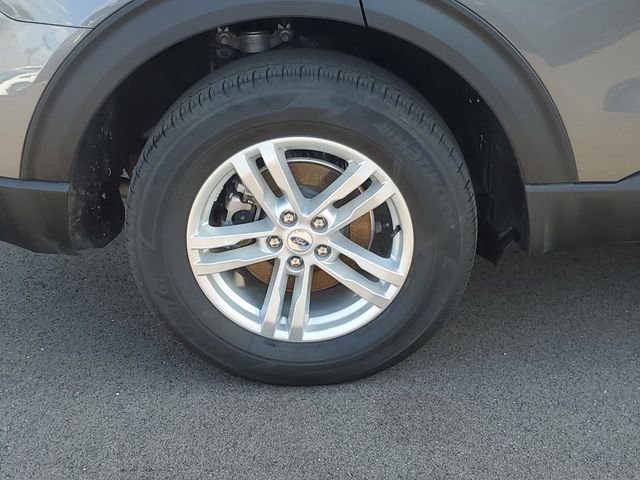 Certified 2023 Ford Explorer XLT w/ Equipment Group 202A AWD/4WD image 5