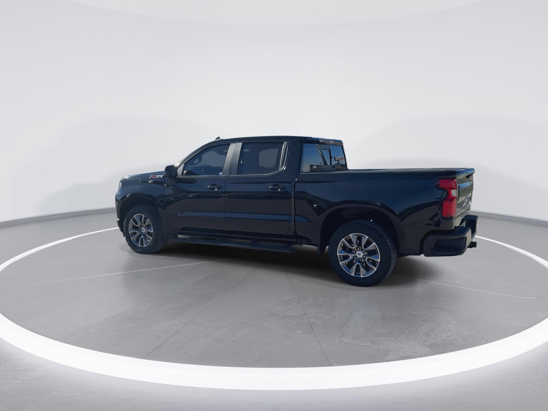 Used 2021 Chevrolet Silverado 1500 RST w/ Convenience Package II image 5