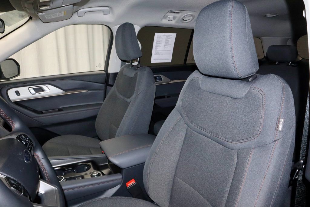 Certified 2025 Ford Explorer Active image 26