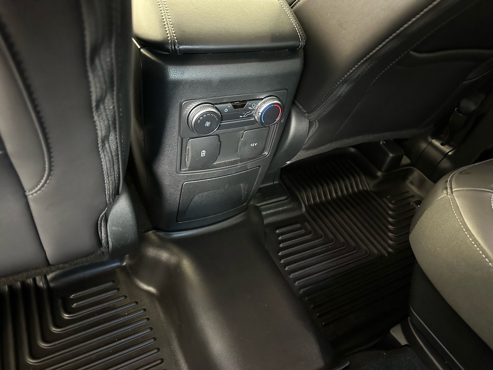 Certified 2022 Ford Explorer XLT w/ Equipment Group 202A RWD image 24