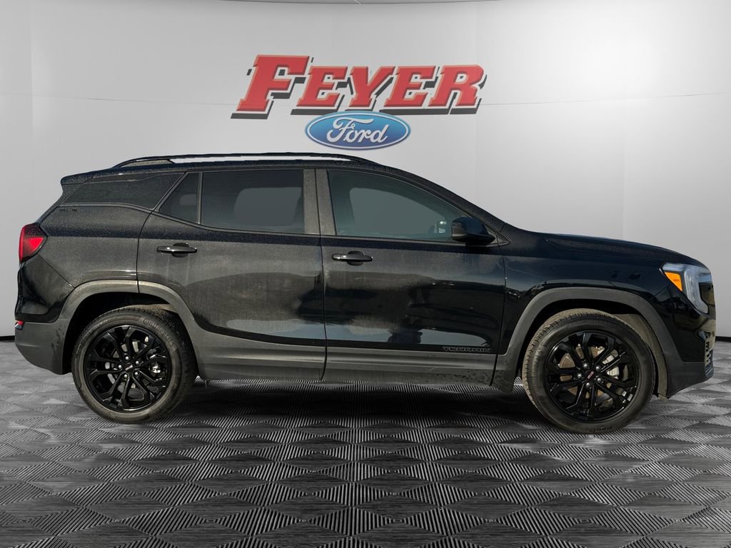 Used 2022 GMC Terrain SLE w/ Driver Convenience Package image 6