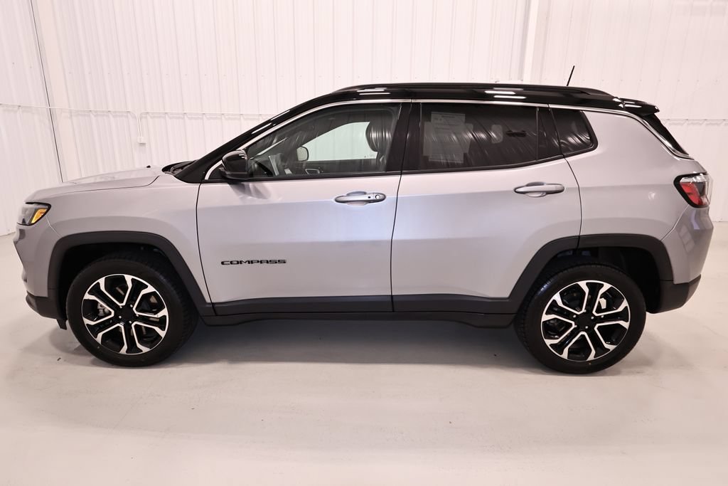 Used 2023 Jeep Compass Limited AWD/4WD image 7