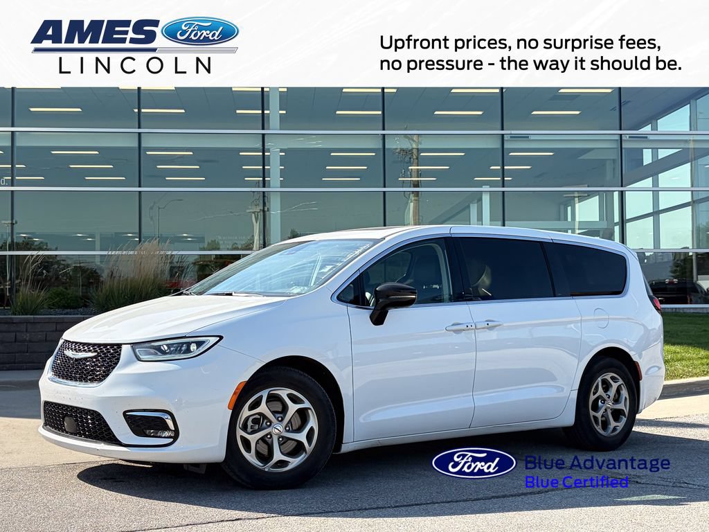 Used 2024 Chrysler Pacifica Limited