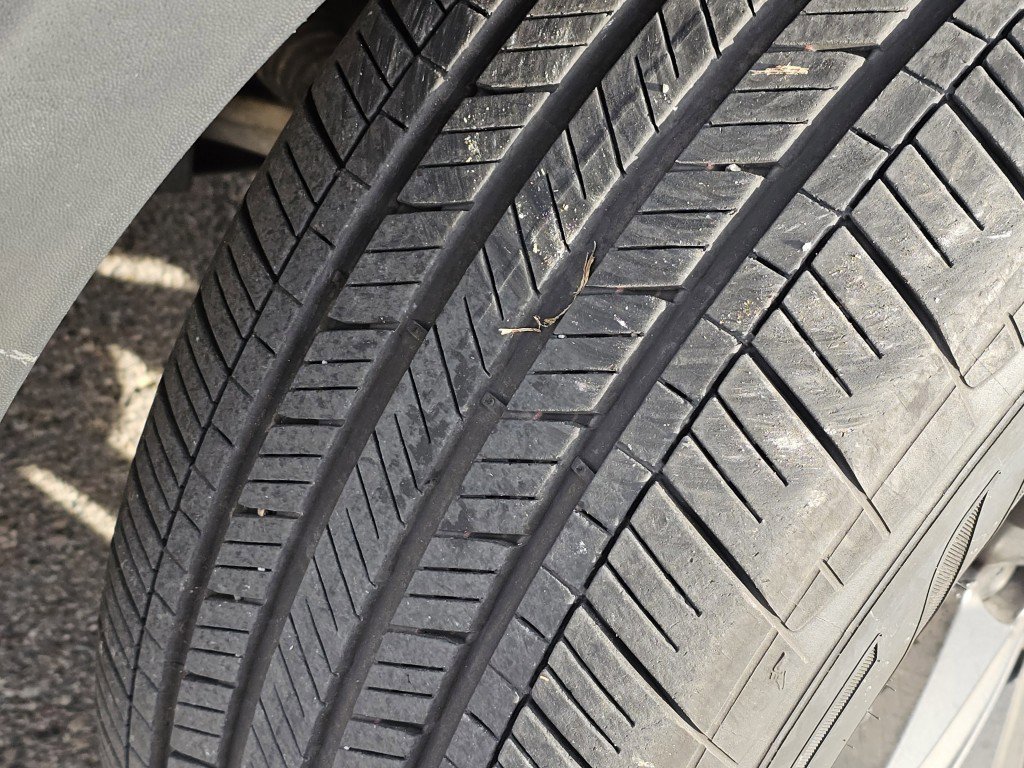 Used 2022 Volkswagen Atlas Cross Sport SEL R-Line image 25