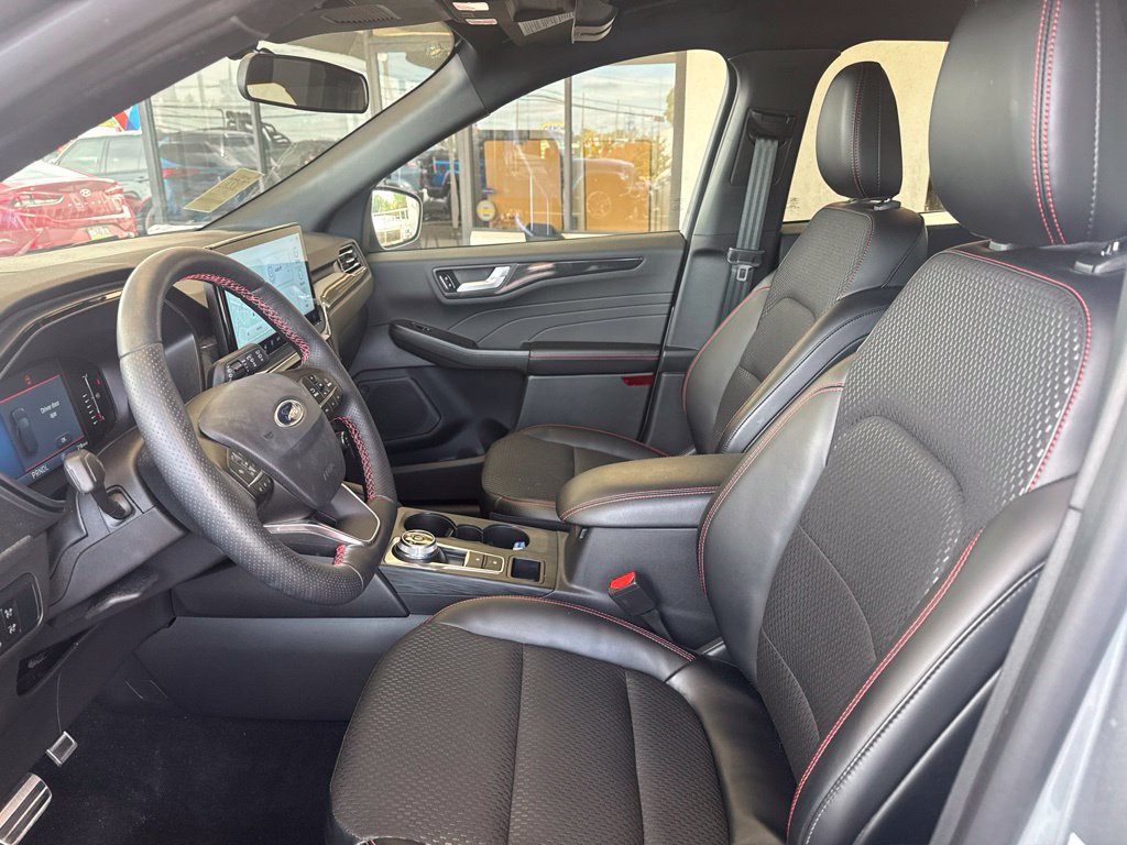 Certified 2024 Ford Escape ST-Line w/ Tech Pack #1 AWD/4WD image 11