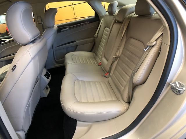 Certified 2017 Ford Fusion SE w/ Fusion SE Technology Package FWD image 21