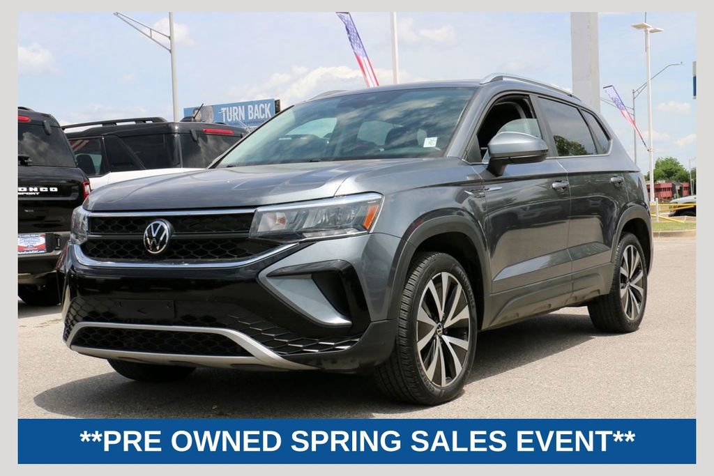 Used 2023 Volkswagen Taos SE FWD image 1