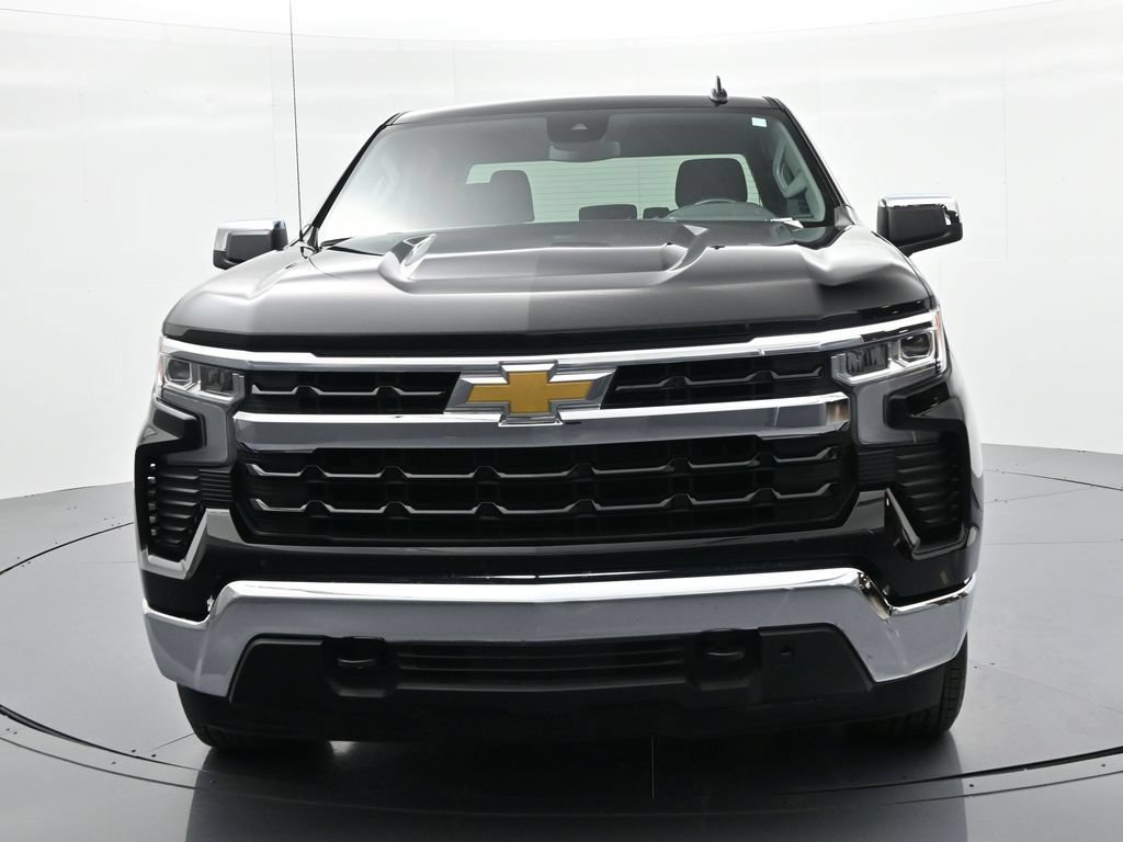 Used 2025 Chevrolet Silverado 1500 LT AWD/4WD image 3